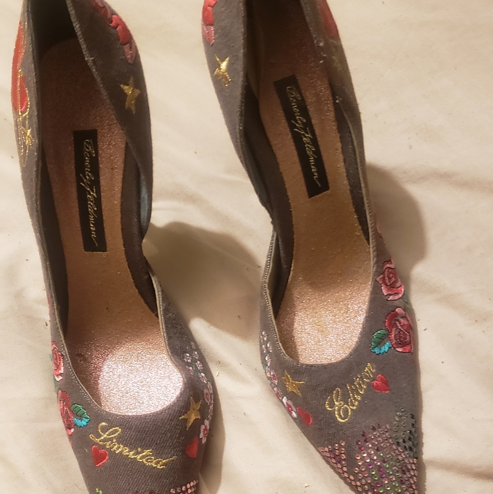 Shoes - Picture 3 of 4